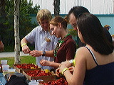 eating_crawfish3