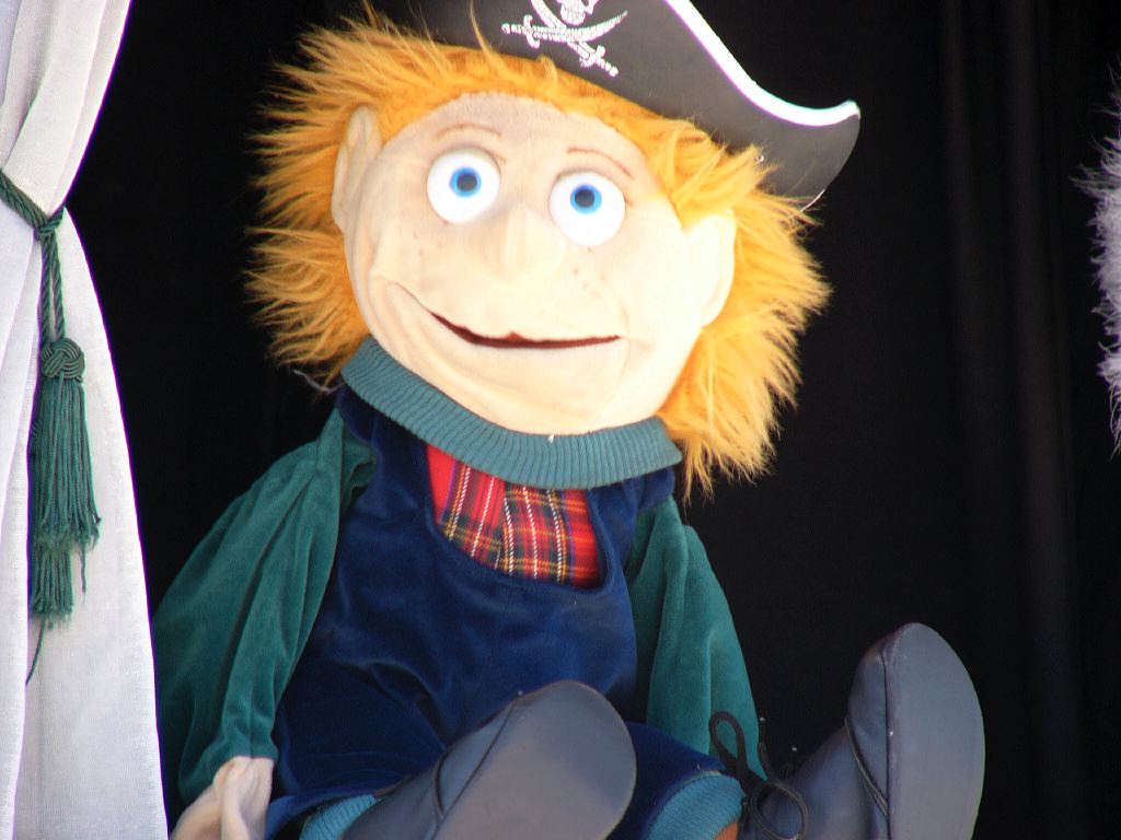 p1010445-2puppet.jpg