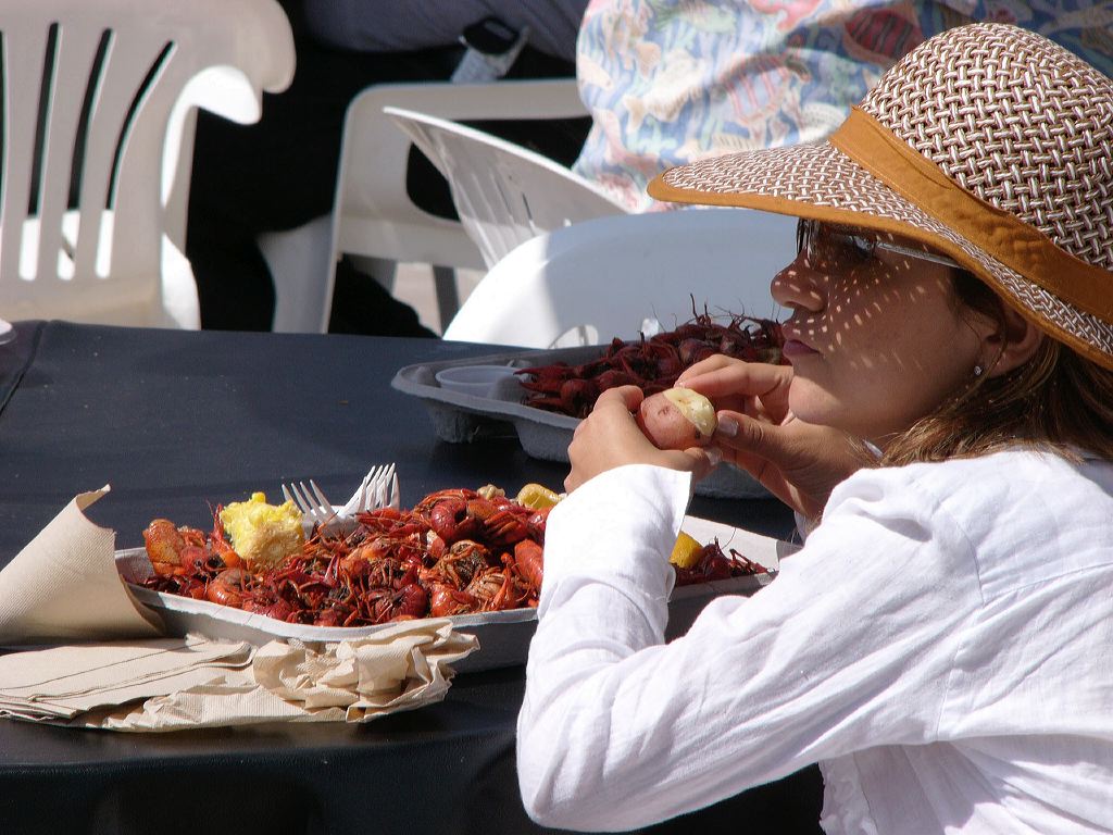 p1010463-2eating.jpg