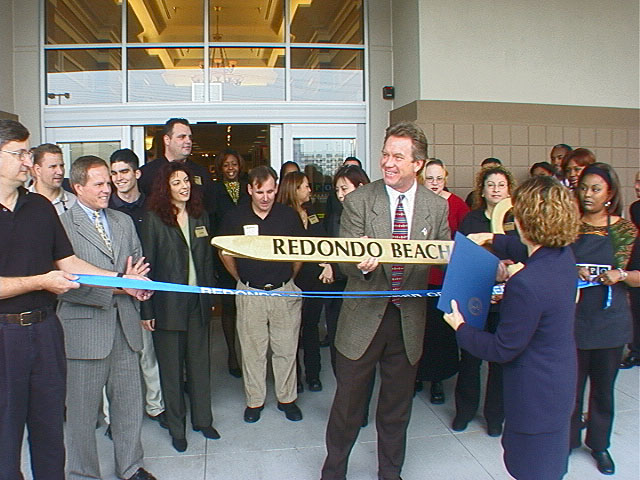 ribbon_cutting1-mayor